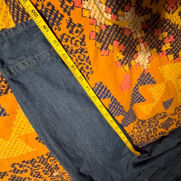 Levi’s Classic Denim Shirt - Picture 7 of 7